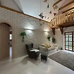 Dako Mansion, Stylish, Modern, Cosy