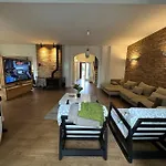 Dako Mansion, Stylish, Modern, Cosy 别墅