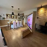 Dako Mansion, Stylish, Modern, Cosy *