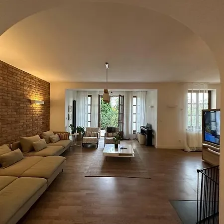 Villa Dako Mansion, Stylish, Modern, Cosy *