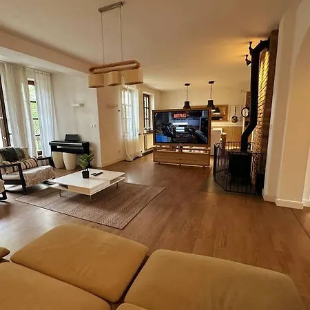 Dako Mansion, Stylish, Modern, Cosy *