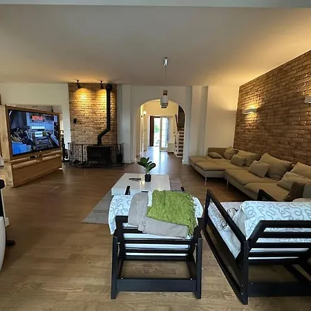 Dako Mansion, Stylish, Modern, Cosy Villa