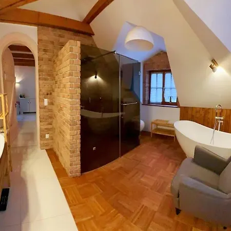 Dako Mansion, Stylish, Modern, Cosy *