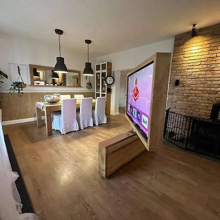 Dako Mansion, Stylish, Modern, Cosy *