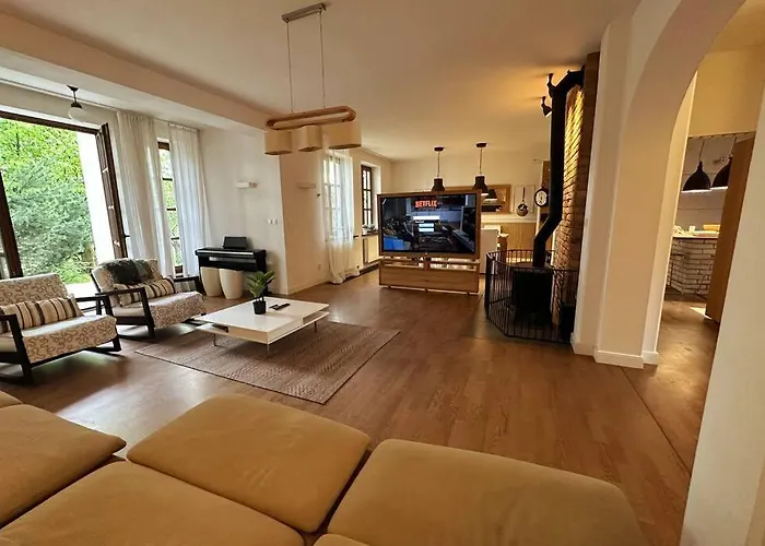 Dako Mansion, Stylish, Modern, Cosy *