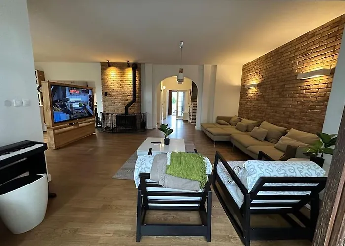 Dako Mansion, Stylish, Modern, Cosy Villa