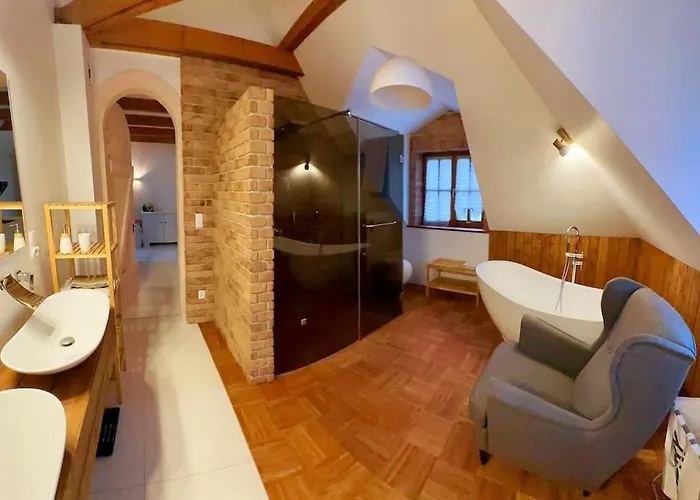 Dako Mansion, Stylish, Modern, Cosy *