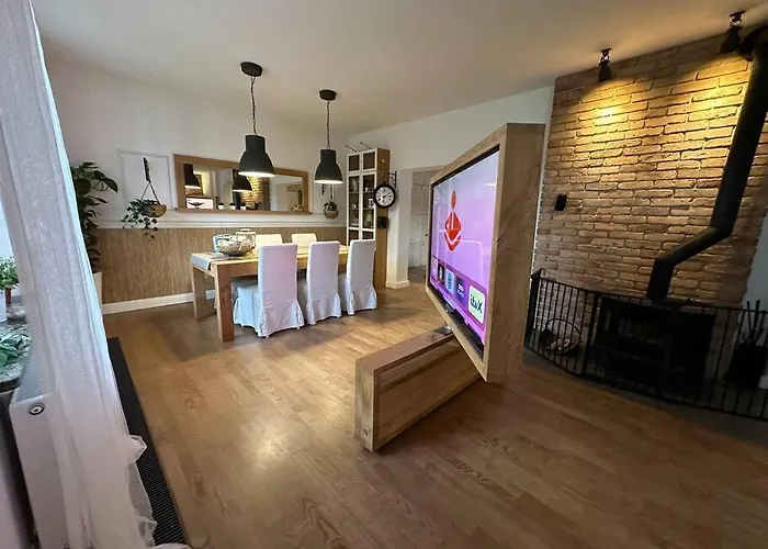 Dako Mansion, Stylish, Modern, Cosy *